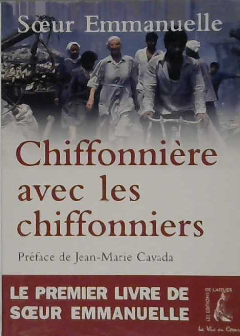 Chiffonnière avec les chiffonniers